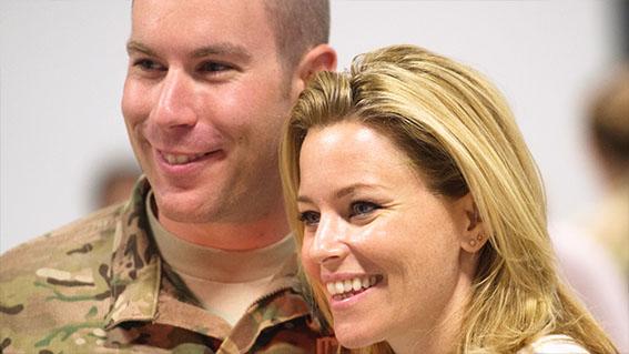 Elizabeth Banks USO