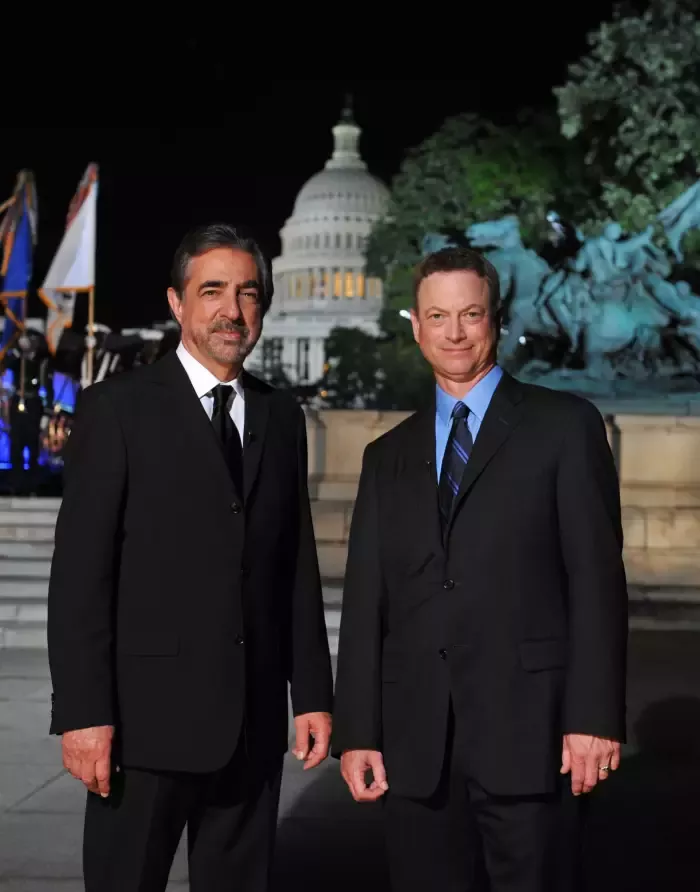 Hosts Joe Mantegna and Gary Sinise