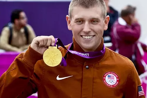 The Army's own Sgt. Vincent Hancock takes gold in Skeet