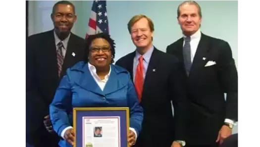 Clarice Joynes accepts TopVet Award