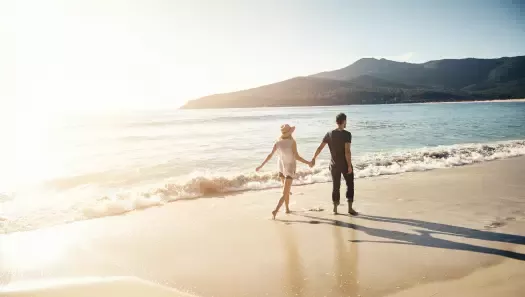 couple-beach